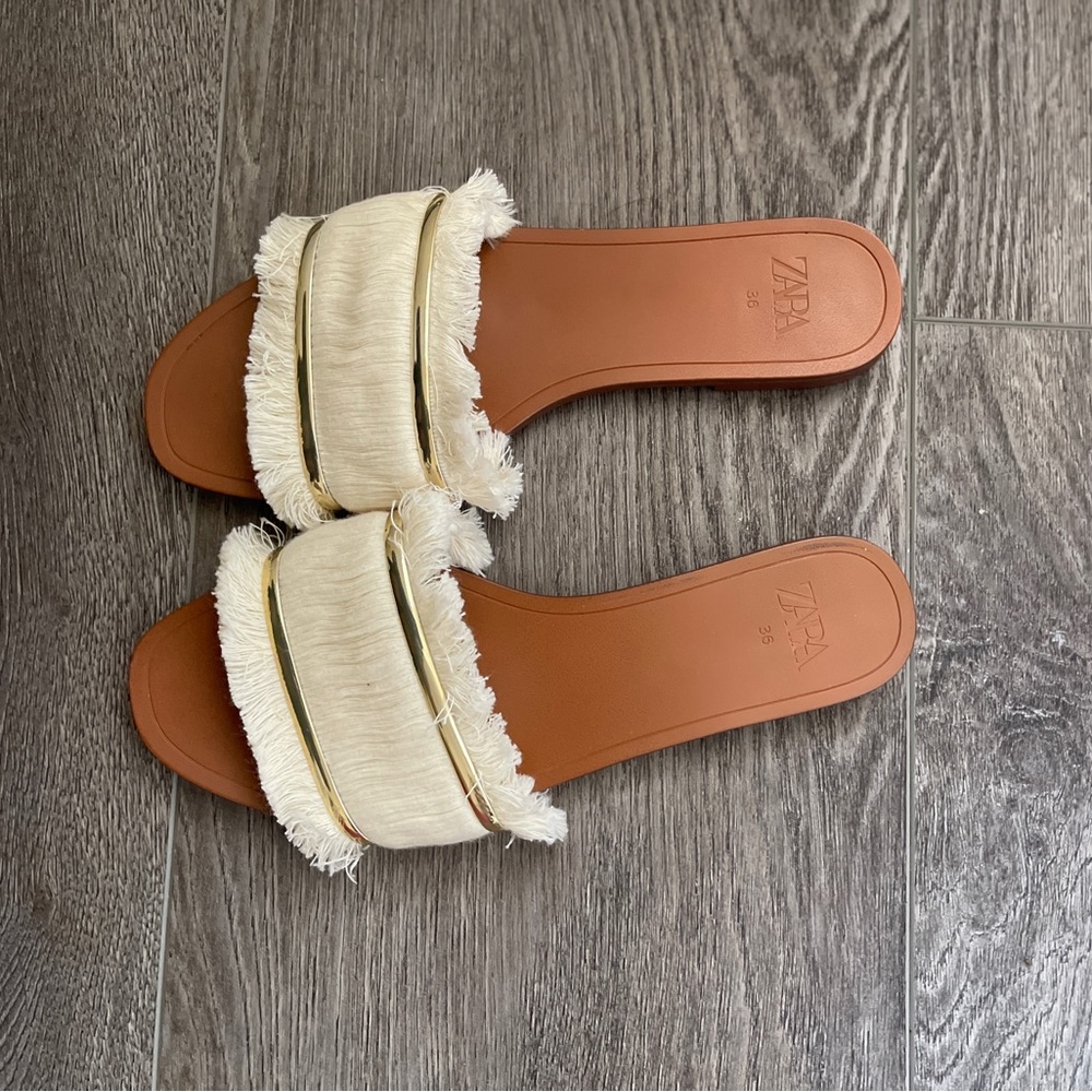 Cute Zara Faux Fur Slipper
